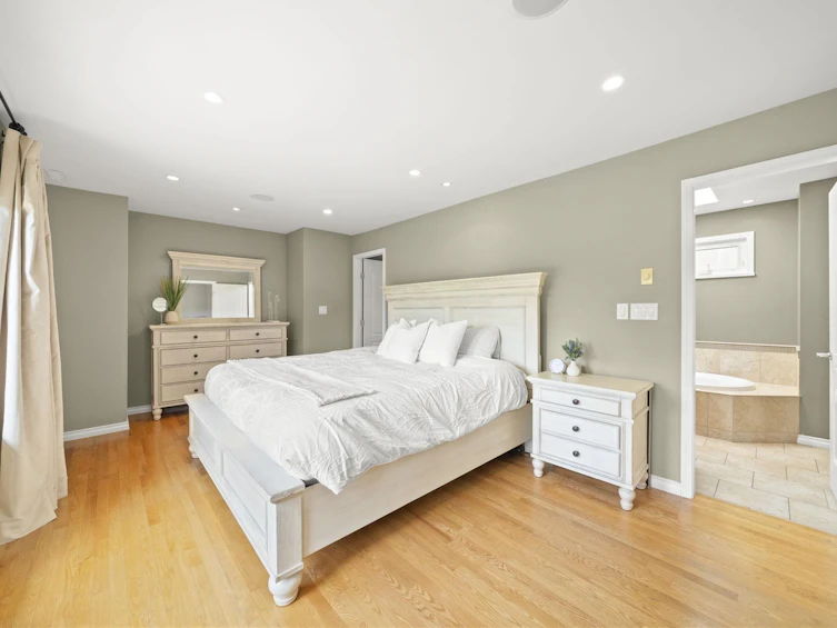 4792 Cedarcrest Avenue, North Vancouver, BC, V7R 3R3 - 16