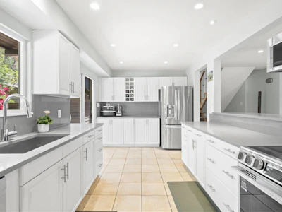 4792 Cedarcrest Avenue - 4