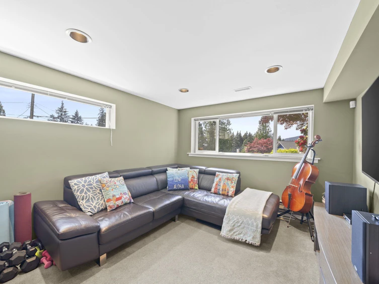 4792 Cedarcrest Avenue, North Vancouver, BC, V7R 3R3 - 20
