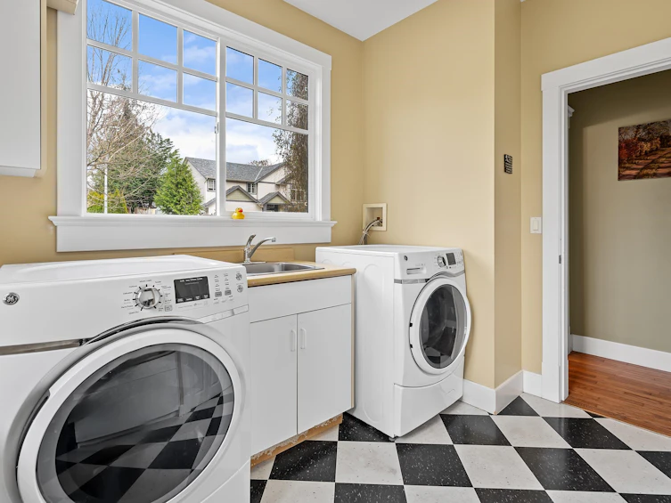 8525 Doerksen Drive, Mission, BC, V2V 7C4 - 17