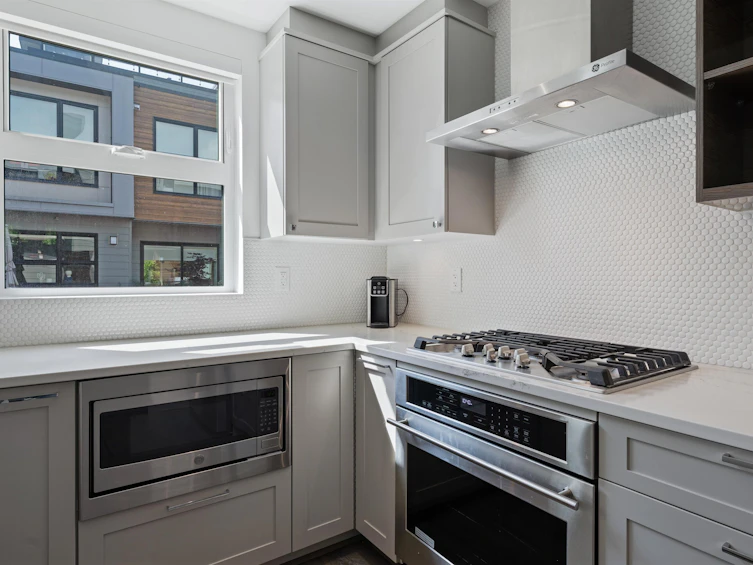 21-856 Orwell Street, North Vancouver, BC, V7J 0C2 - 4