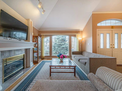 10123 157 Street - 5