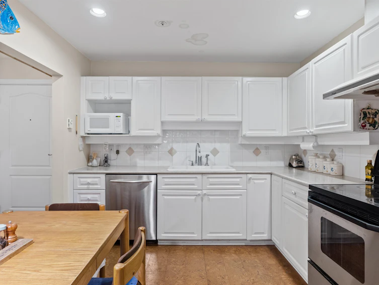 206-1283 Parkgate Avenue, North Vancouver, BC, V7H 3A3 - 11