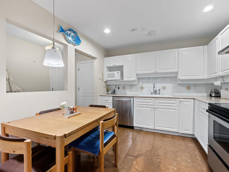 206-1283 Parkgate Avenue, North Vancouver, BC, V7H 3A3 - 13