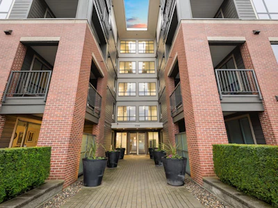 110-33540 Mayfair Avenue - 3