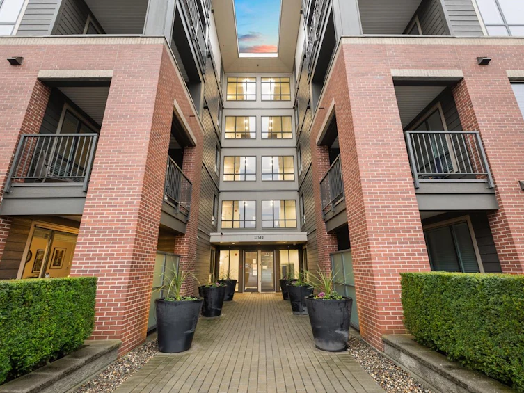 110-33540 Mayfair Avenue, Abbotsford, BC, V2S 0J3 - 2