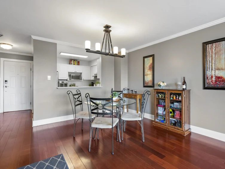 206-9763 140 Street, Surrey, BC, V3T 4M4 - 7
