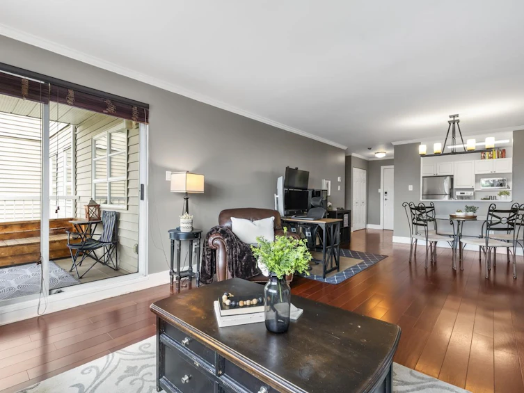 206-9763 140 Street, Surrey, BC, V3T 4M4 - 3