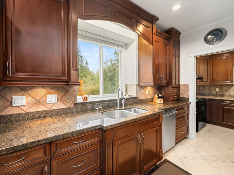 16416 92a Avenue, Surrey, BC, V4N 5N1 - 12