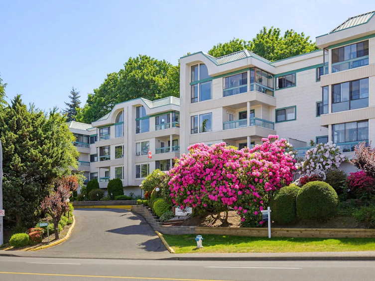 310-33030 George Ferguson Way, Abbotsford, BC, V2S 6Y2 - 2
