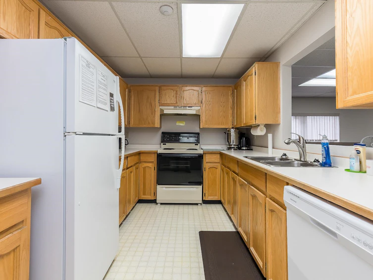 310-33030 George Ferguson Way, Abbotsford, BC, V2S 6Y2 - 34