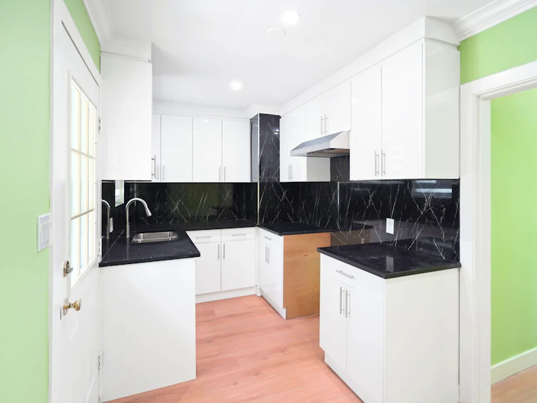 14935 Kew Drive, Surrey, BC, V3R 4Y1 - 10