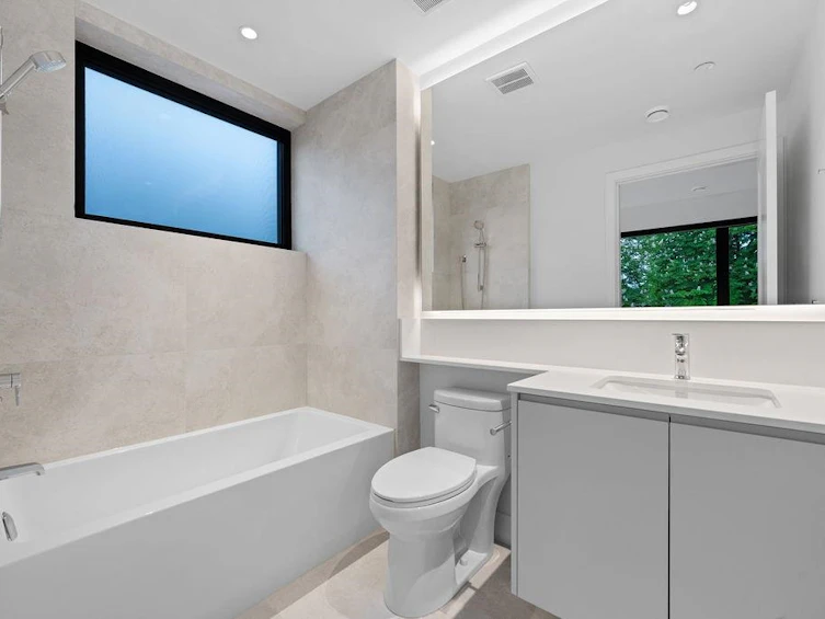 1-2926 W 12th Avenue, Vancouver, BC, V6K 2R3 - 9