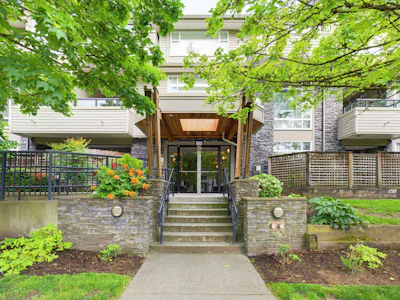 205-3150 Vincent Street - 3