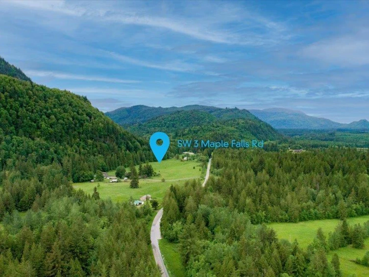SW 3 Maple Falls Road, Columbia Valley, BC, V2R 4X6