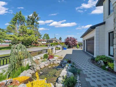 8580 Camden Crescent - 4