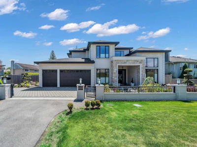 8580 Camden Crescent - 2