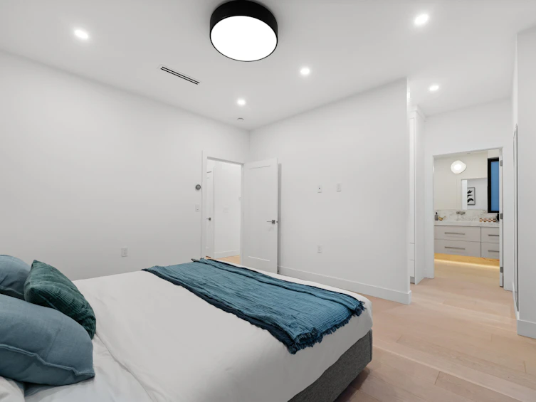 1605 E 21st Avenue, Vancouver, BC, V5N 3V8 - 23