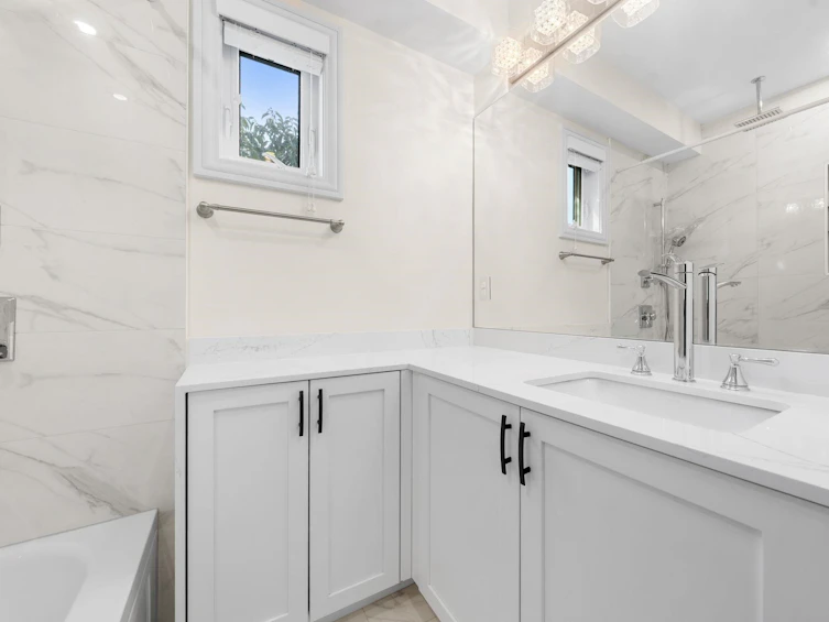 462 W 14th Street, North Vancouver, BC, V7M 1P7 - 33