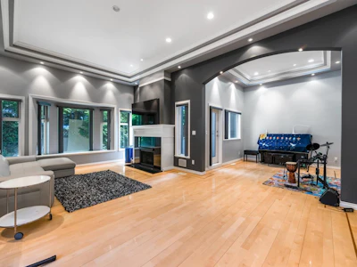 6030 Elgin Avenue - 3