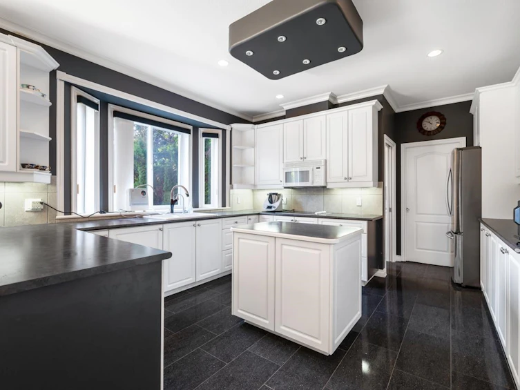 6030 Elgin Avenue, Burnaby, BC, V5H 3S4 - 6