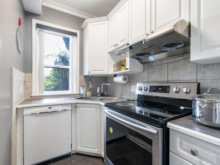 6030 Elgin Avenue, Burnaby, BC, V5H 3S4 - 7