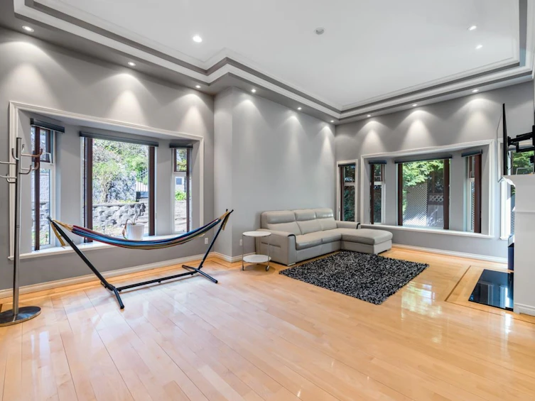 6030 Elgin Avenue, Burnaby, BC, V5H 3S4 - 2