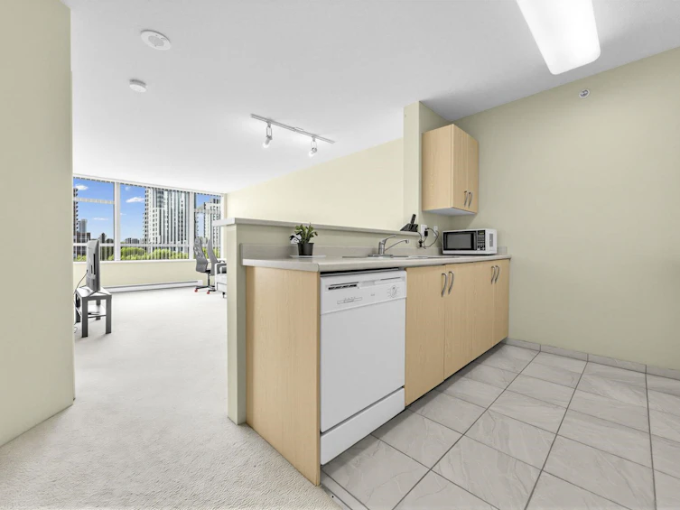 503-3520 Crowley Drive, Vancouver, BC, V5R 6G9 - 9