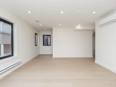 3-4875 Albert Street - 4