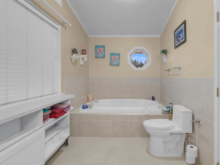 12259 252 Street, Maple Ridge, BC, V4R 1G5 - 11