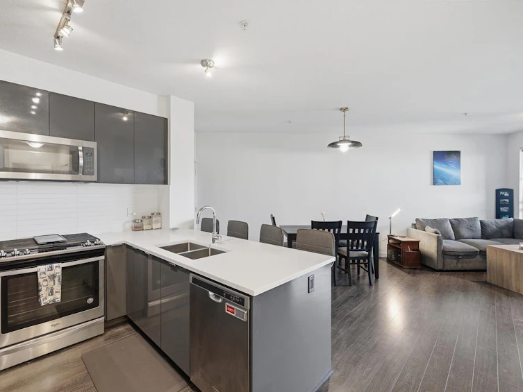 304-15137 33 Avenue, Surrey, BC, V3Z 0Y1 - 14