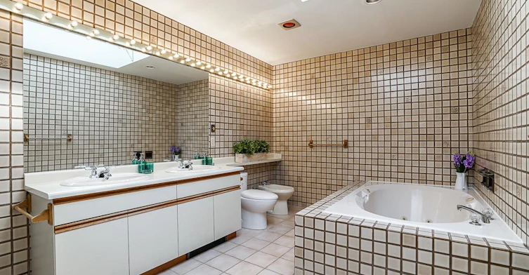 6379 Bruce Street, West Vancouver, BC, V5P 3K3 - 13