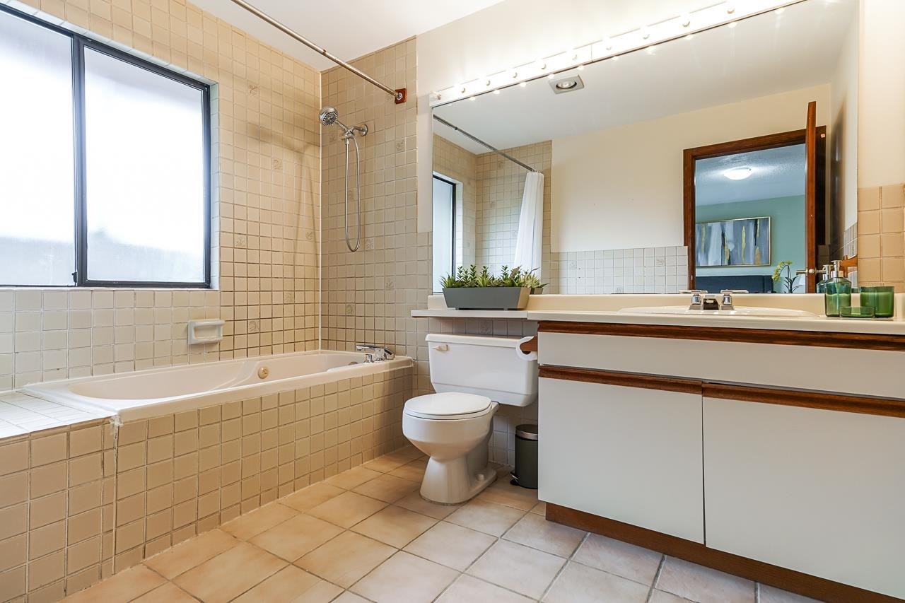 6379 Bruce Street, West Vancouver, BC, V5P 3K3 - 18