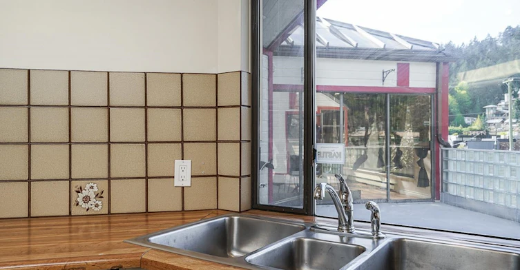 6379 Bruce Street, West Vancouver, BC, V5P 3K3 - 4