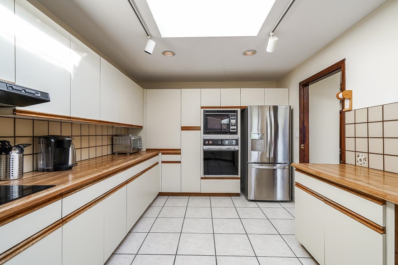 6379 Bruce Street, West Vancouver, BC, V5P 3K3 - 5