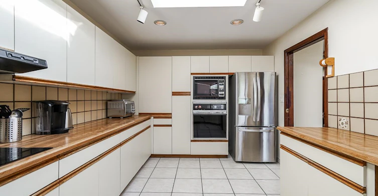 6379 Bruce Street, West Vancouver, BC, V5P 3K3 - 5