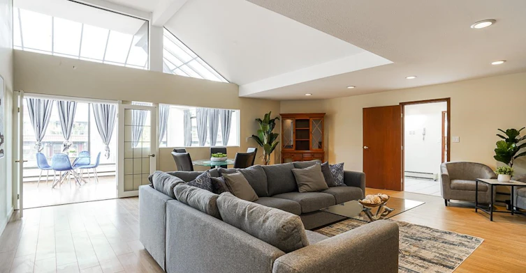 6379 Bruce Street, West Vancouver, BC, V5P 3K3