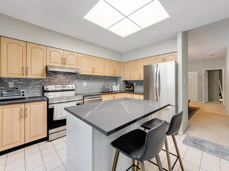 202-5885 Olive Avenue, Burnaby, BC, V5H 4N8 - 2