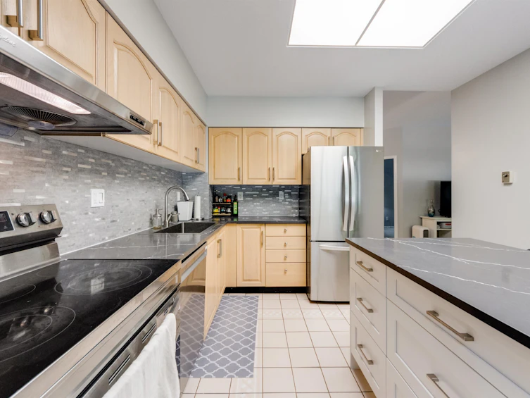 202-5885 Olive Avenue, Burnaby, BC, V5H 4N8 - 4