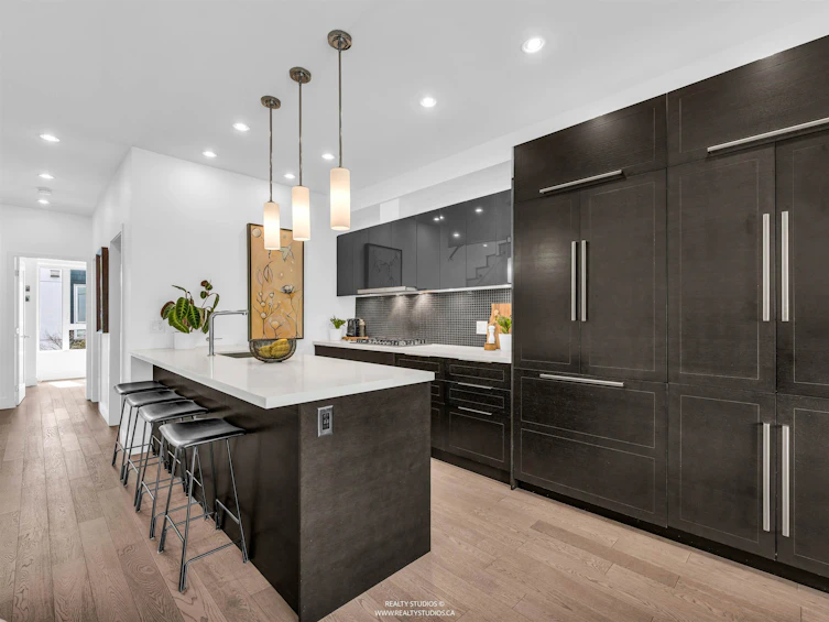 627 Victoria Drive, Vancouver, BC, V5L 0C3 - 6