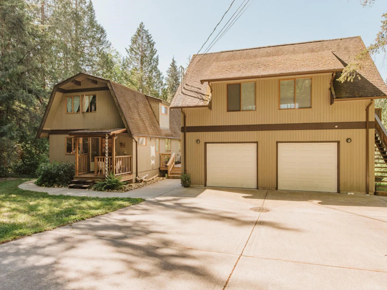 2617 Sunshine Coast Highway, Roberts Creek, BC, V0N 2W4 - 2