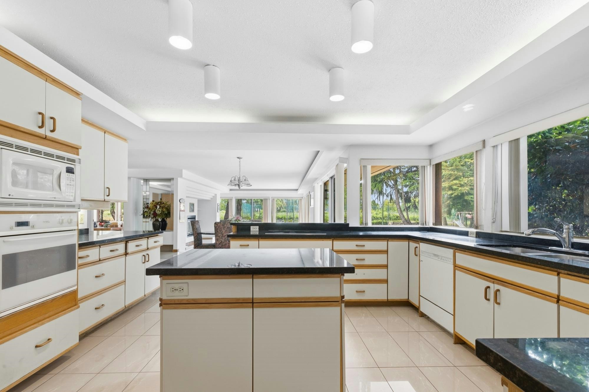 10520 Sidaway Road, Richmond, BC, V6W 1C4 - 16