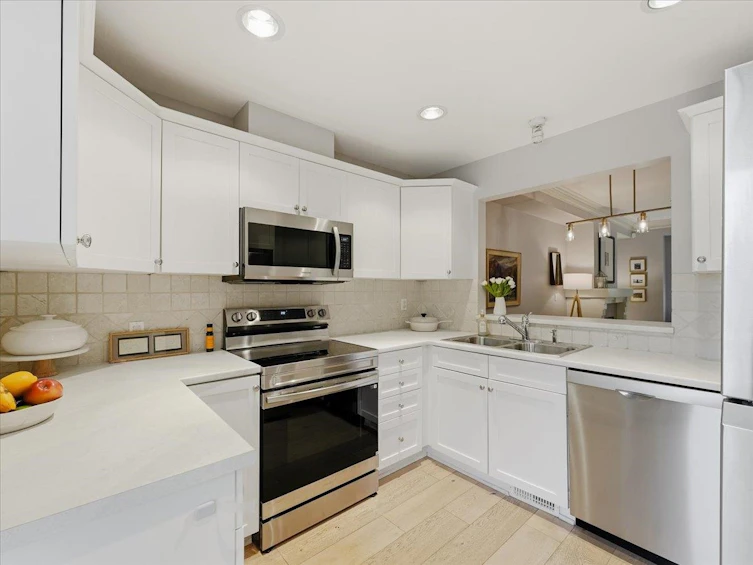 11-2688 Mountain Highway, North Vancouver, BC, V7J 2N5 - 10