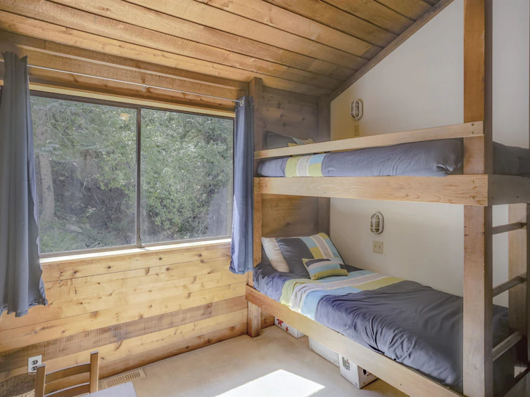 276 Smugglers Cove Road, Bowen Island, BC, V0N 1G1 - 23