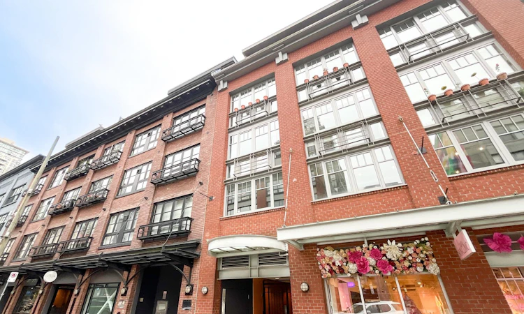 306-1072 Hamilton Street