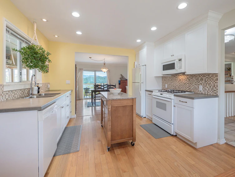 616 N Fletcher Road, Gibsons, BC, V0N 1V9 - 13