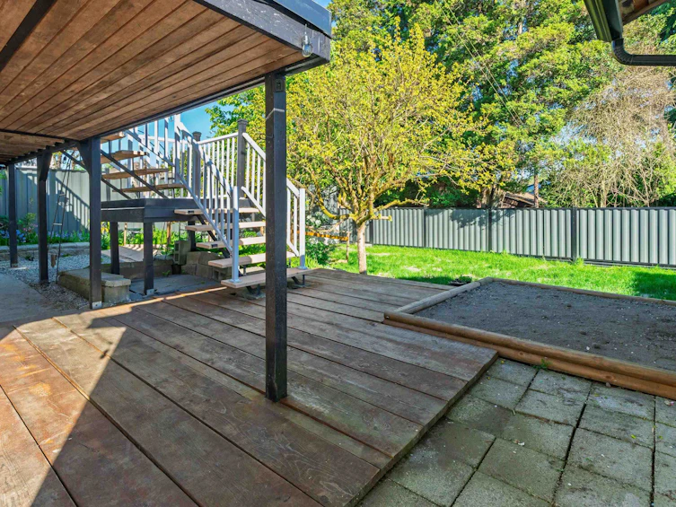 300 Tenth Avenue, New Westminster, BC, V3L 2B2 - 25