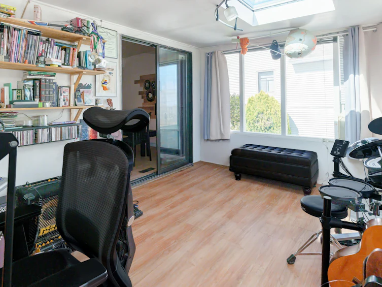 300 Tenth Avenue, New Westminster, BC, V3L 2B2 - 12