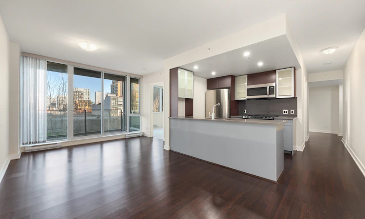 302-7080 No. 3 Road