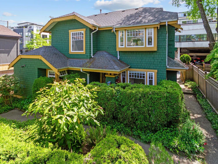 2952 W 8th Avenue, Vancouver, BC, V6K 2C1